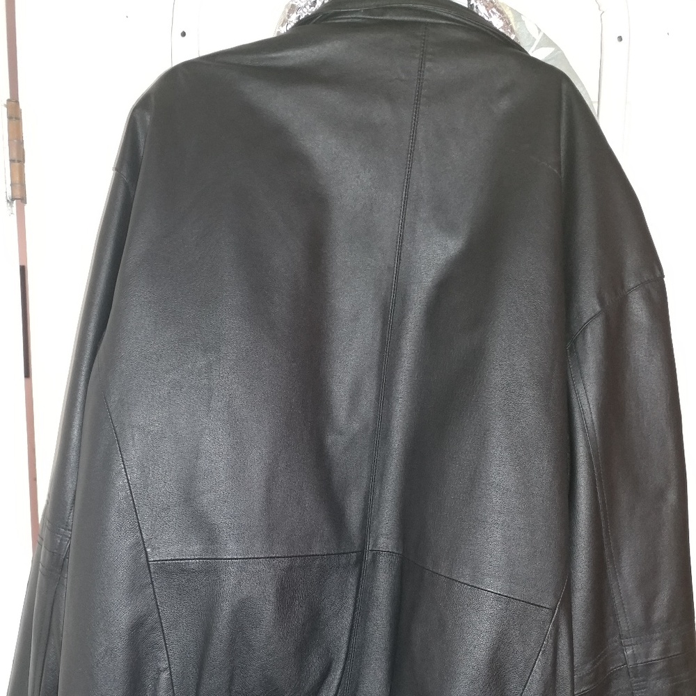 Excellent  XXL Pre-Owned black Leather with lining